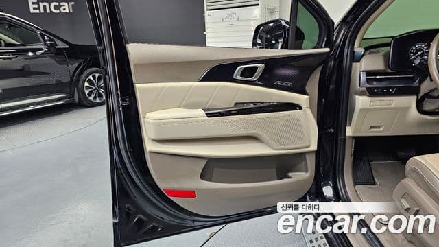 Kia Carnival 2021 — Şəkil 13/30