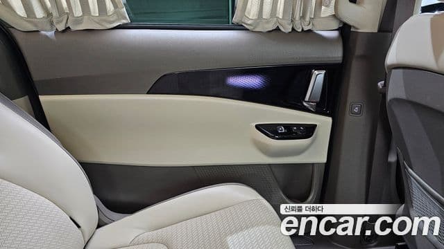 Kia Carnival 2021 — Şəkil 15/30