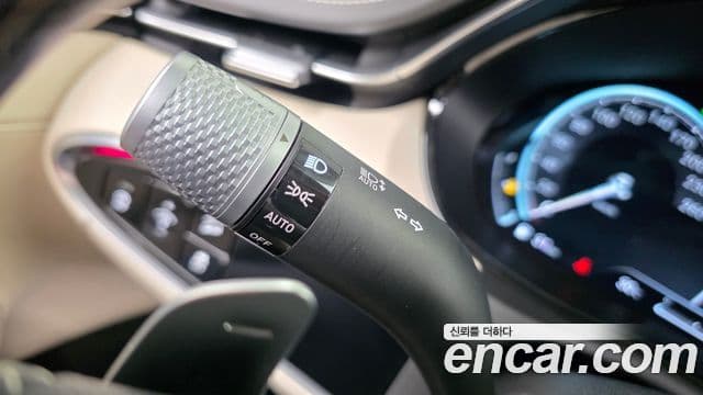 Genesis GV70 2023 — Şəkil 13/34
