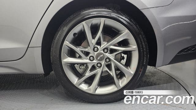 Genesis G70 2021 — Photo 3/30