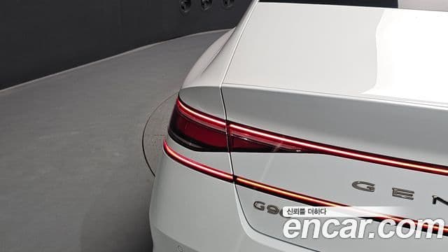 Genesis G90 2022 — Şəkil 24/38