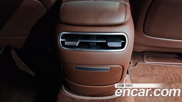 Genesis G90 2022 — Şəkil 29/38