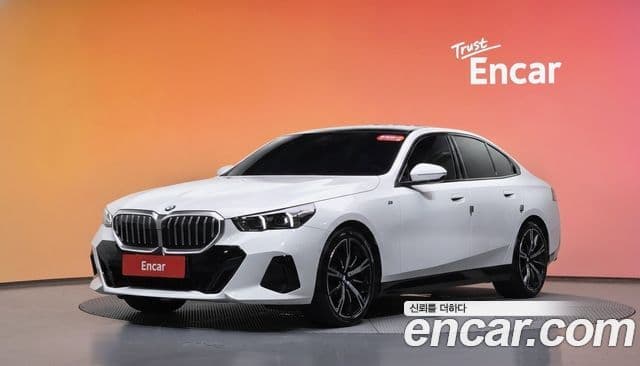 BMW 5 Series 2025 — Фото 1/20