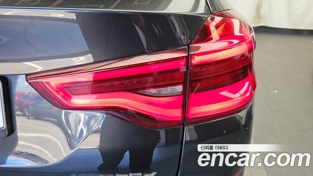 BMW X3 2018 — Photo 8/34