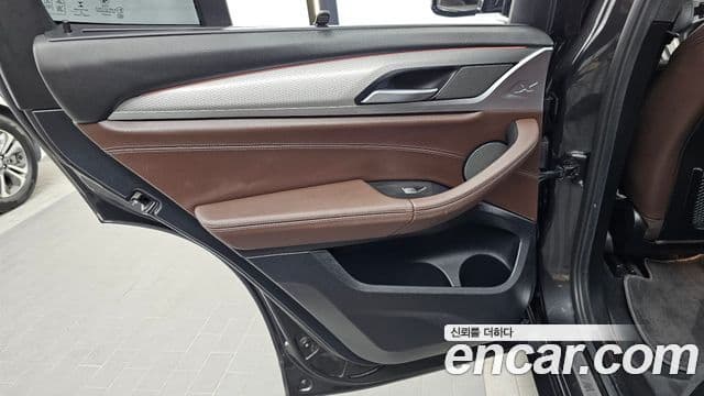 BMW X3 2018 — Photo 19/34