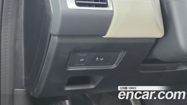 Land Rover Discovery 5 2021 — Фото 12/20
