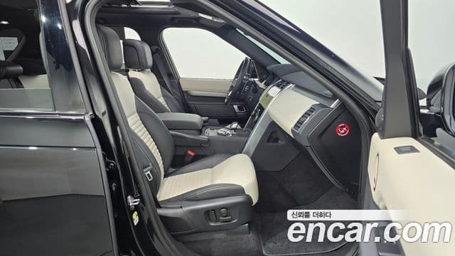 Land Rover Discovery 5 2021 — Şəkil 28/30