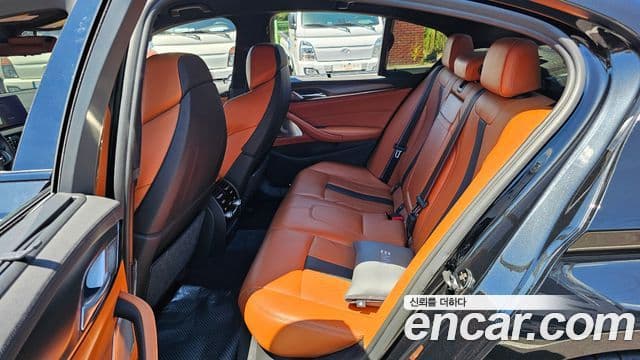 BMW M5 2018 — Şəkil 12/20