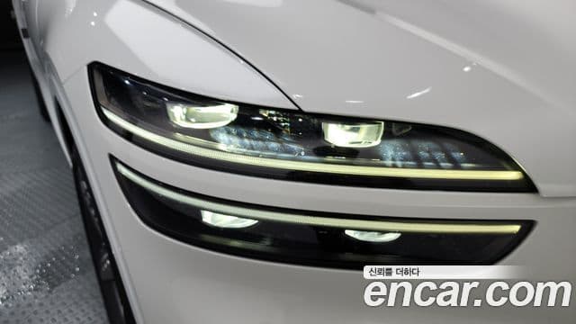 Genesis GV70 2022 — Şəkil 18/36