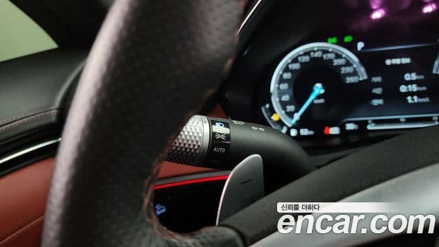Genesis GV70 2022 — Şəkil 25/36