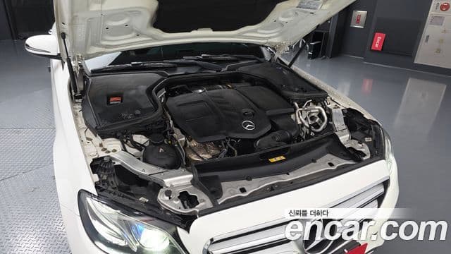Mercedes-Benz E-Class 2018 — ფოტო 5/20