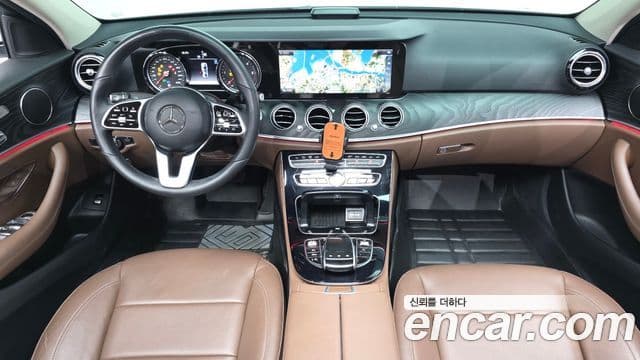Mercedes-Benz E-Class 2018 — ფოტო 10/20