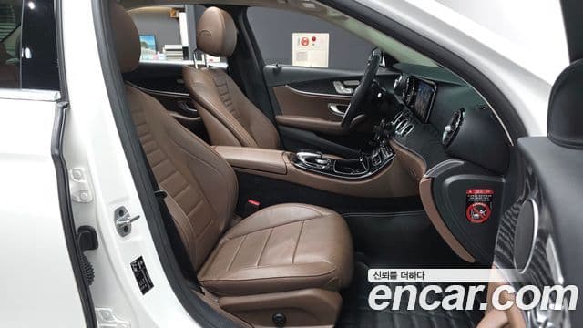 Mercedes-Benz E-Class 2018 — ფოტო 3/20