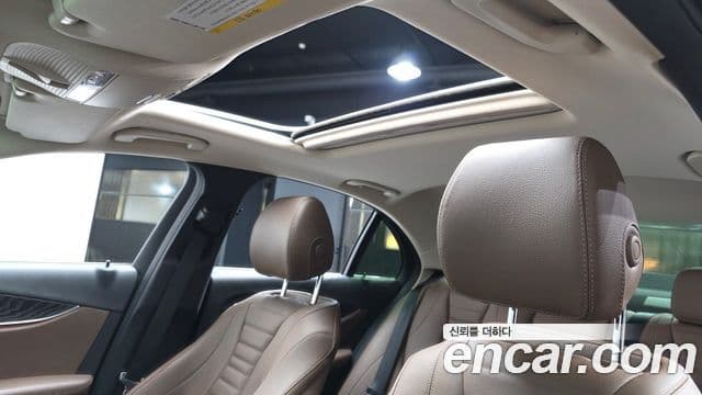 Mercedes-Benz E-Class 2018 — ფოტო 2/20