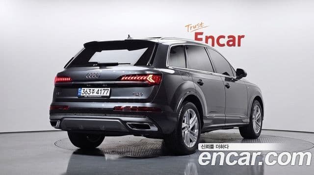 Audi Q7 2021 — Şəkil 2/20
