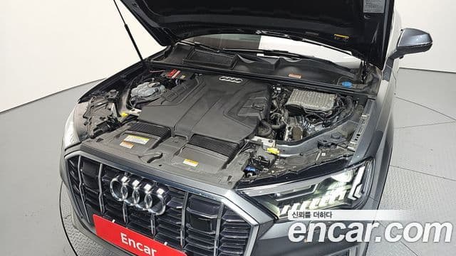 Audi Q7 2021 — Şəkil 6/20