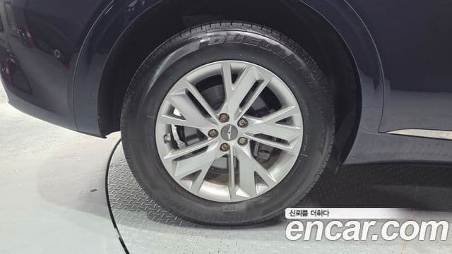 Genesis GV70 2023 — Photo 14/35