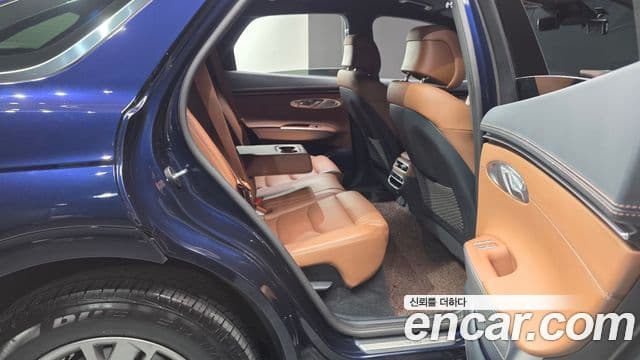 Genesis GV70 2023 — Photo 29/35