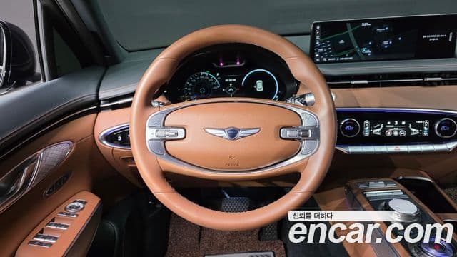 Genesis GV70 2023 — Photo 34/35
