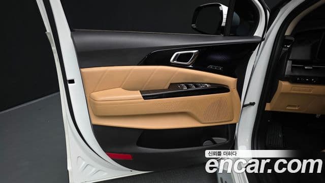 Kia Carnival 2022 — Photo 13/35
