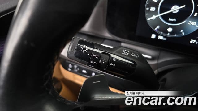 Kia Carnival 2022 — Photo 25/35