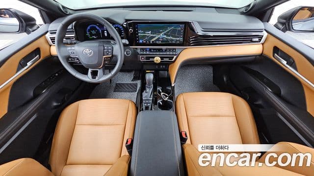 Toyota Camry 2025 — ფოტო 21/33