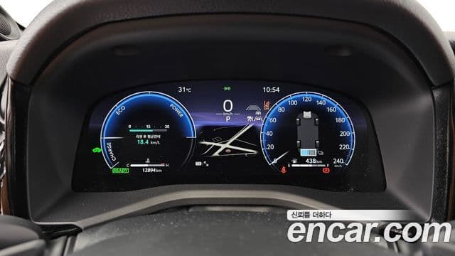 Toyota Camry 2025 — ფოტო 12/33