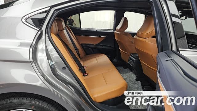 Toyota Camry 2025 — ფოტო 25/33