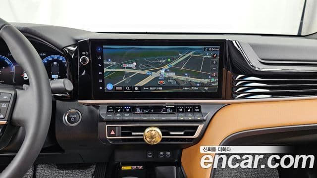 Toyota Camry 2025 — ფოტო 30/33