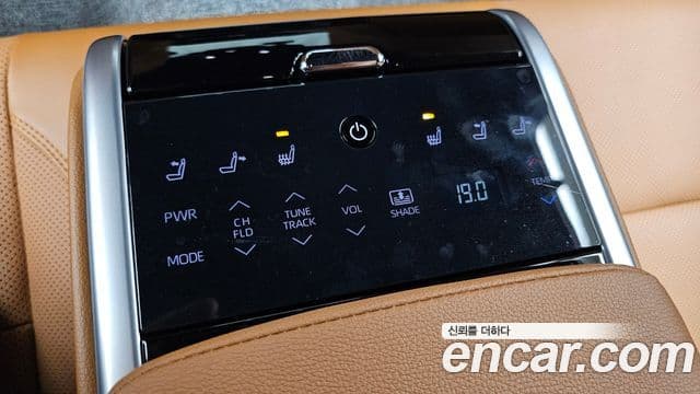 Toyota Camry 2025 — ფოტო 3/33