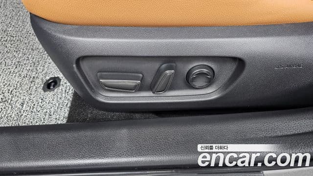 Toyota Camry 2025 — ფოტო 26/33