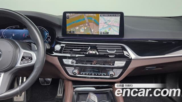 BMW 5 Series 2021 — Şəkil 14/20