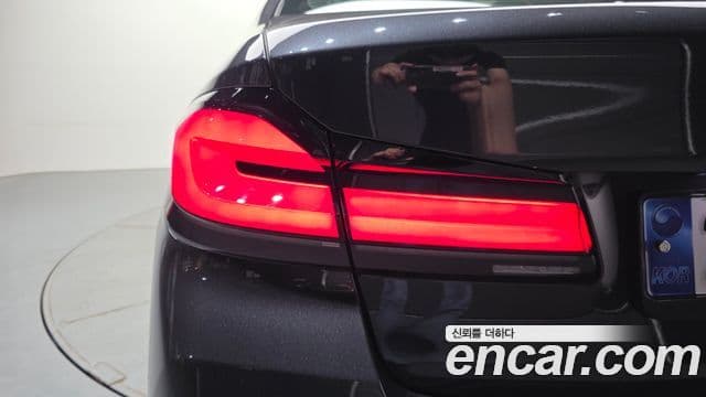 BMW 5 Series 2021 — Photo 7/31