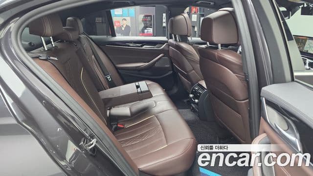 BMW 5 Series 2021 — Photo 4/31