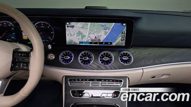 Mercedes-Benz E-Class 2023 — Фото 13/20