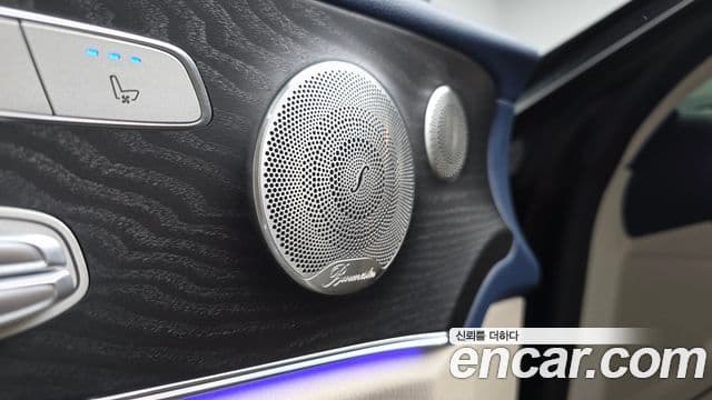Mercedes-Benz E-Class 2023 — Фото 17/20