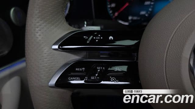 Mercedes-Benz E-Class 2023 — Photo 19/34