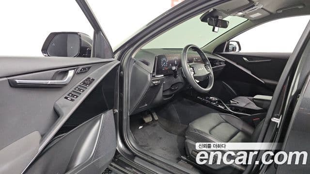 Kia Niro 2023 — Şəkil 10/20