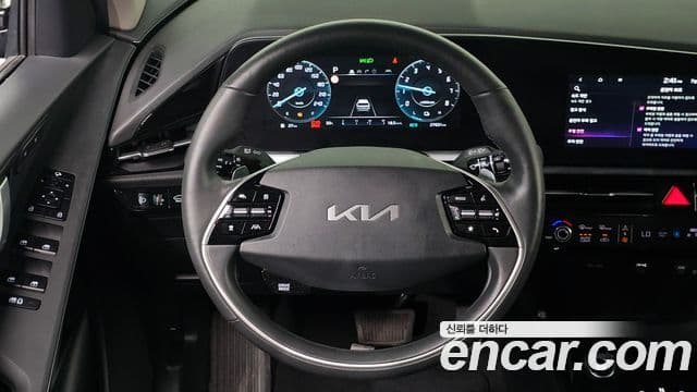 Kia Niro 2023 — Şəkil 13/20