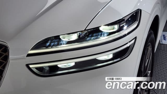 Genesis GV70 2021 — Photo 24/37