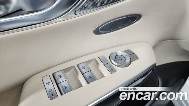 Genesis GV70 2021 — Photo 19/37