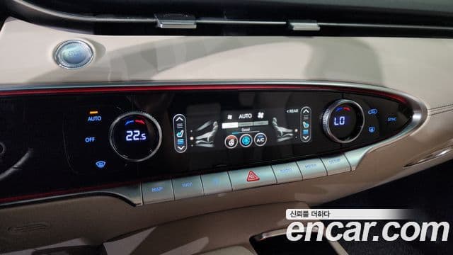 Genesis GV70 2021 — Photo 23/37