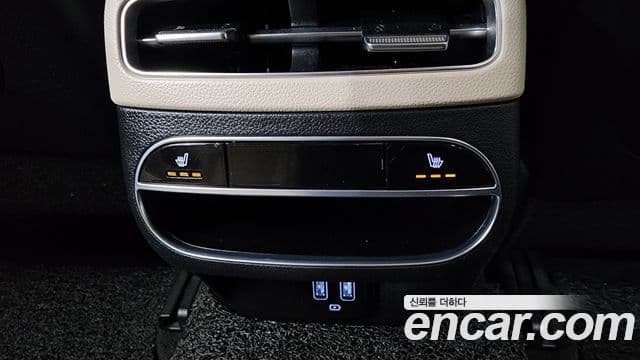 Genesis GV70 2021 — Photo 26/37