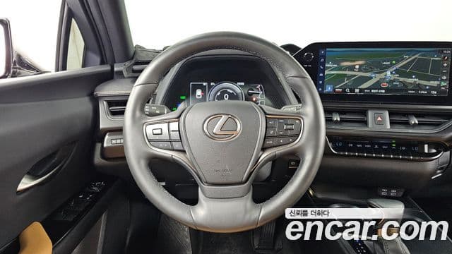 Lexus UX250h 2022 — Фото 13/20