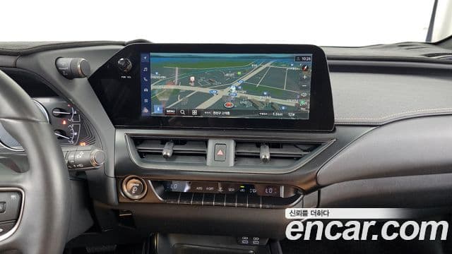 Lexus UX250h 2022 — Фото 14/20