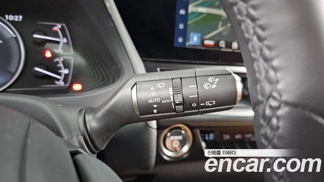 Lexus UX250h 2022 — Фото 19/20