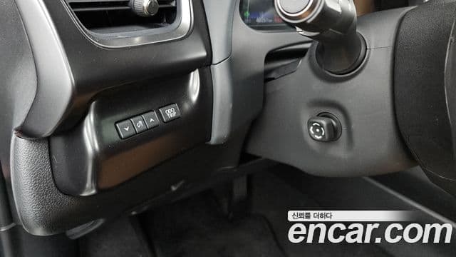 Lexus UX250h 2022 — Photo 29/32