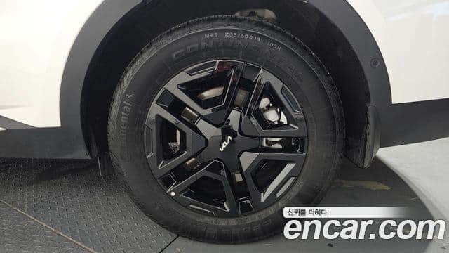 Kia Sorento 2024 — ფოტო 28/36
