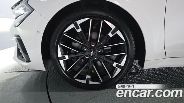 Kia K5 2024 — Photo 16/43