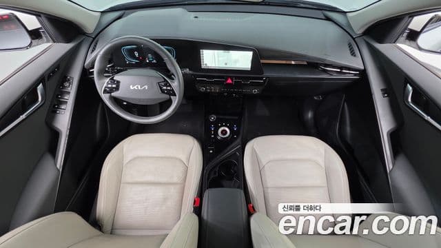 Kia Niro 2023 — Şəkil 7/20